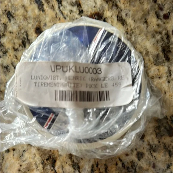 Lundqvist Retirement Game Fanatics NHL Puck - Picture 3 of 3